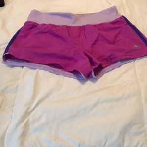 Wide band running shorts